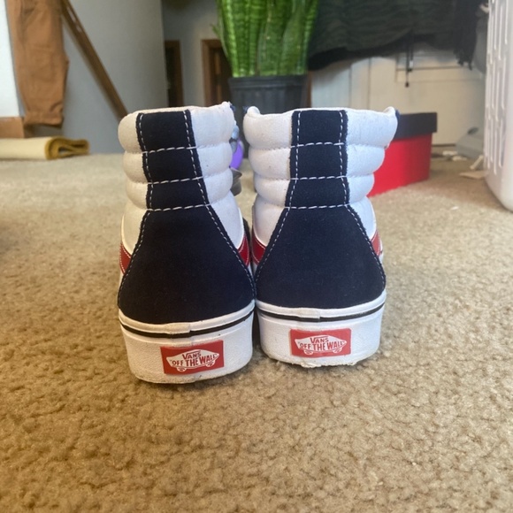 Vans - Picture 2 of 6